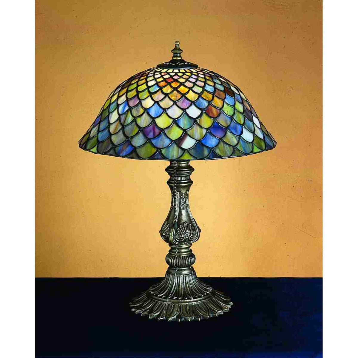 17'H Tiffany Fishscale Accent Lamp