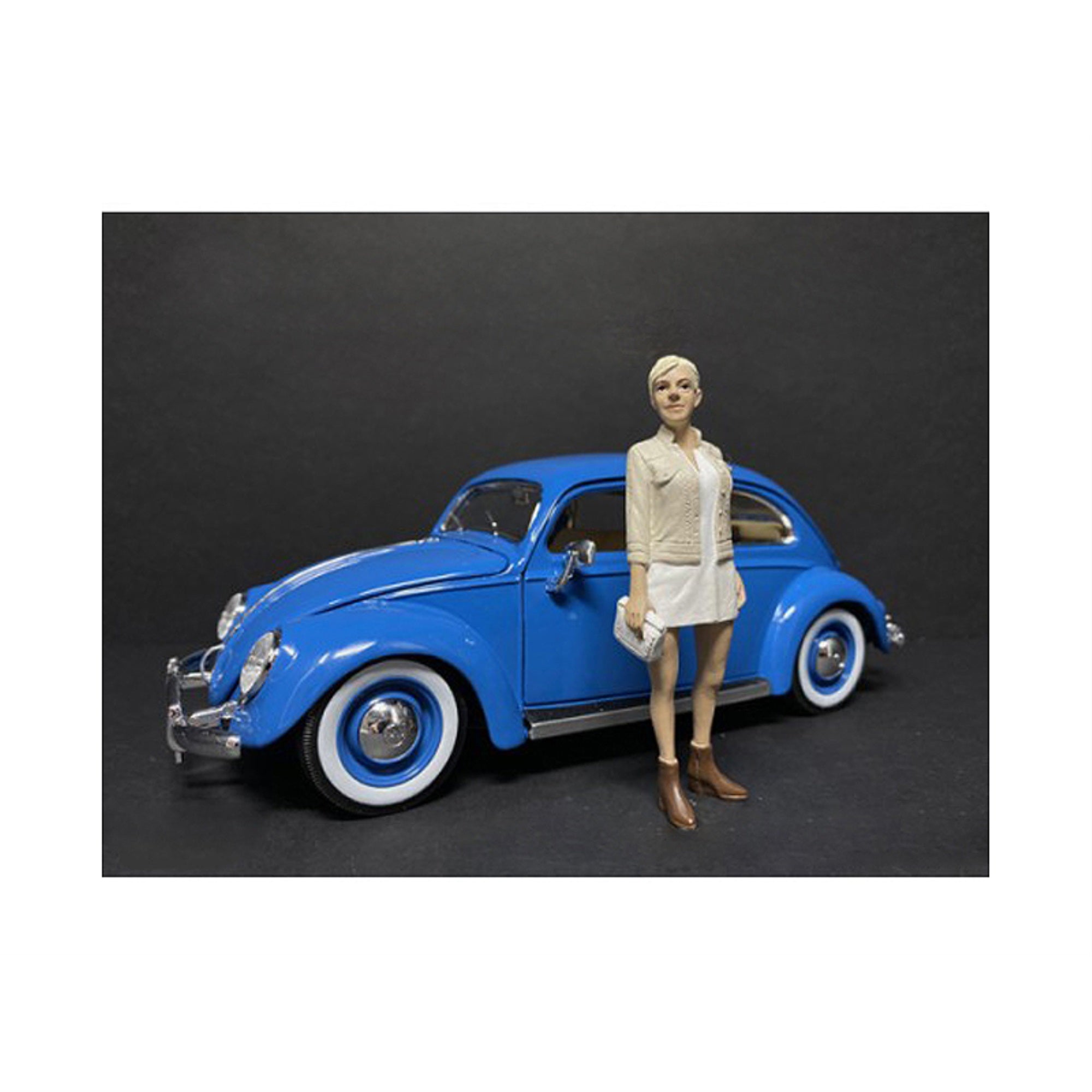 Partygoers' Figurine Iv For 1/18 Scale Models By American Diorama