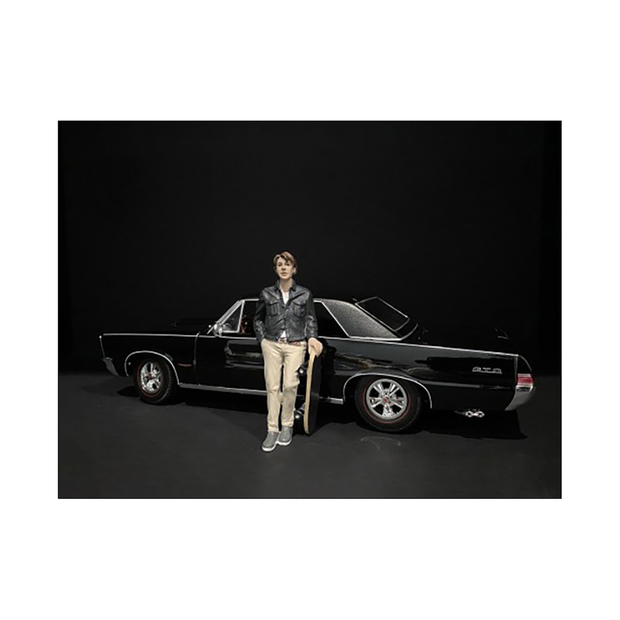 Skateboarder Figurine Iii For 1/24 Scale Models By American Diorama