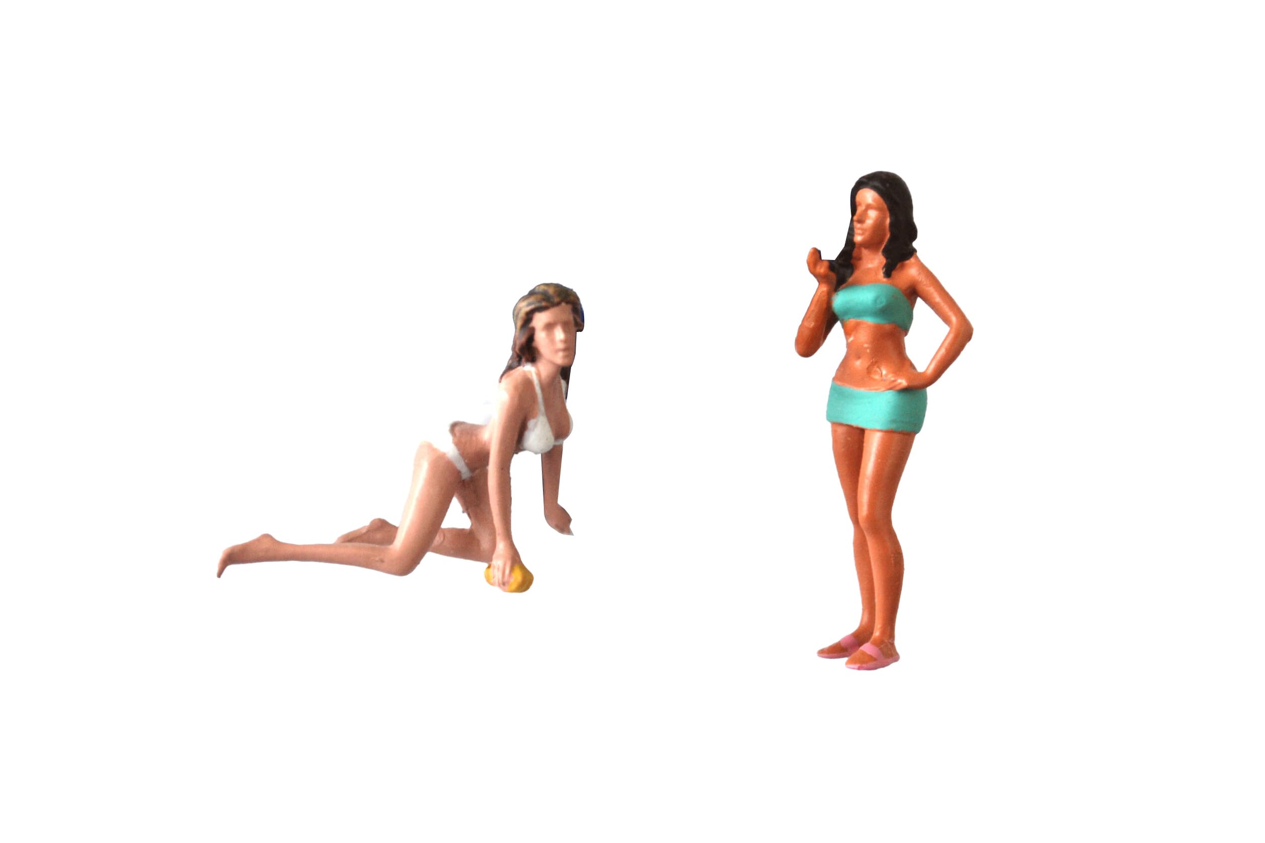 Car Wash Girls Set 1 Dorothy and Barbara 2 Piece Figure for 1/43 Scale Models by American Diorama