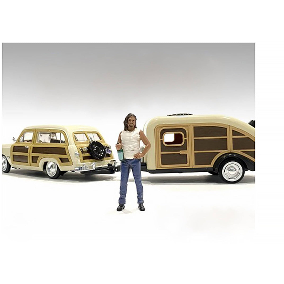 Campers Figure 3 For 1/24 Scale Models By American Diorama 76436
