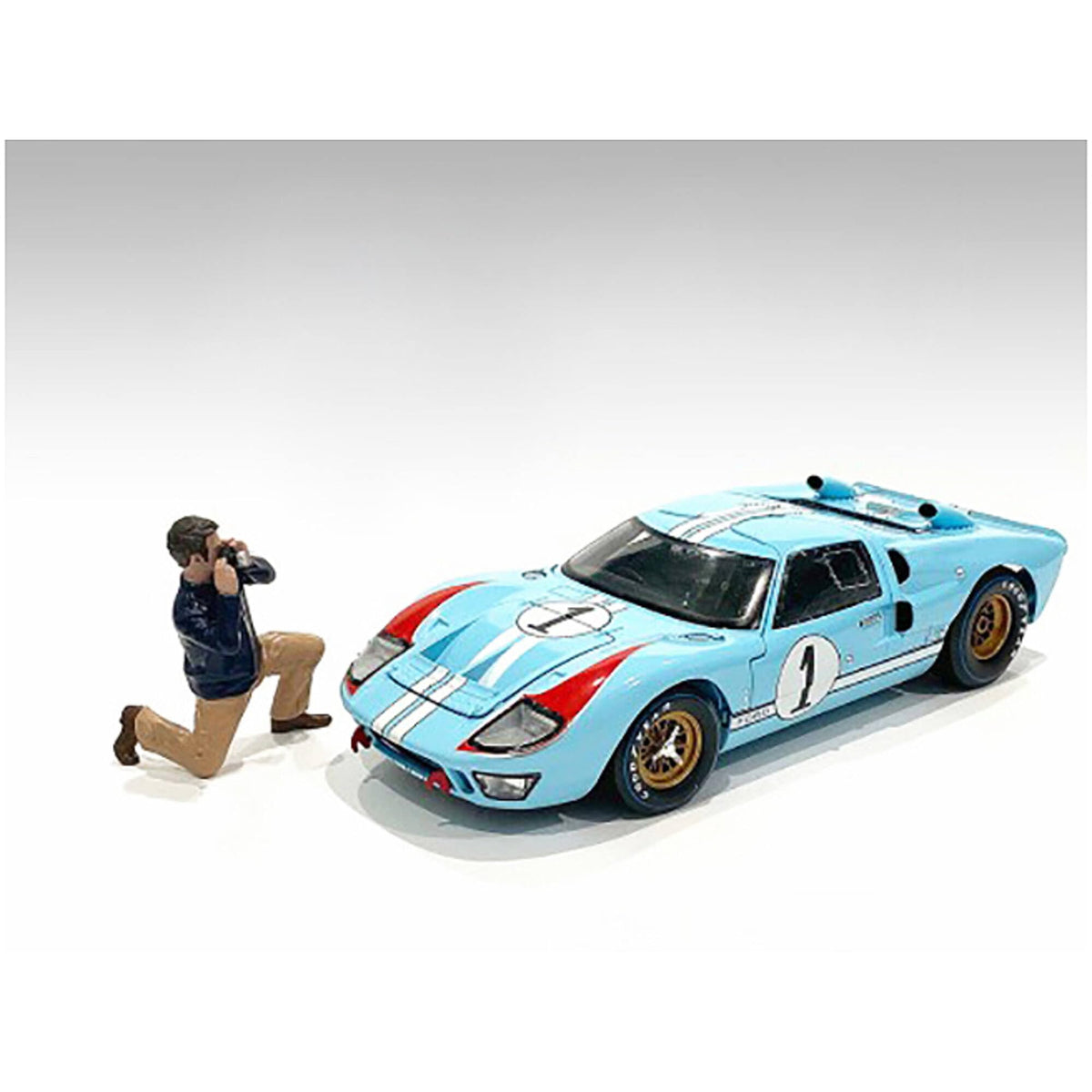 Race Day 2 Figurine Iv For 1/24 Scale Models By American Diorama 76398