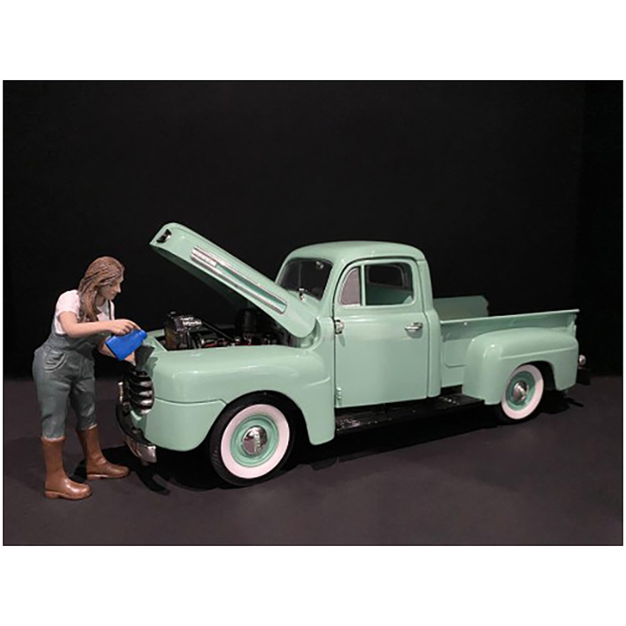 Car Girl In Tee Kylie Figurine For 1/24 Scale Models By American Diorama 38338