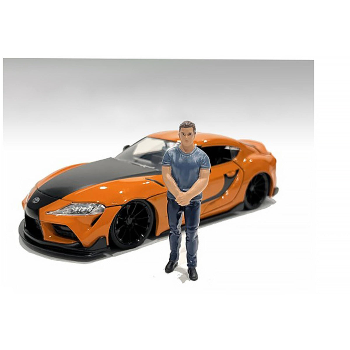 Car Meet 3 Figurine 4 For 1/24 Scale Models By American Diorama 76429