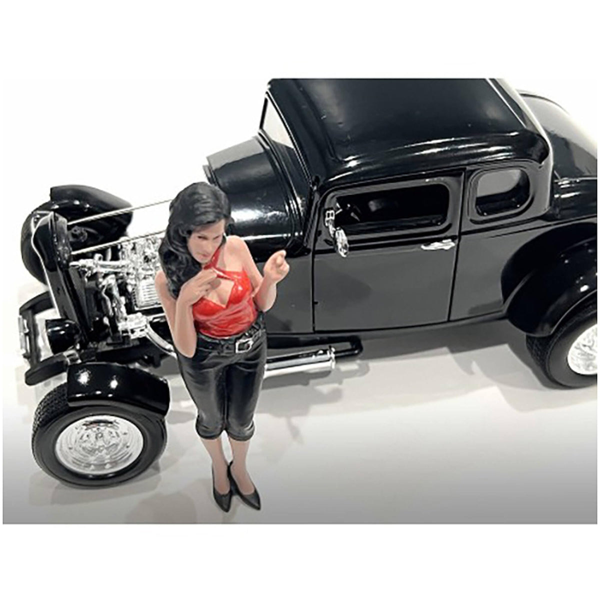 Pin-Up Girls Peggy Figure For 1/24 Scale Models By American Diorama 76444