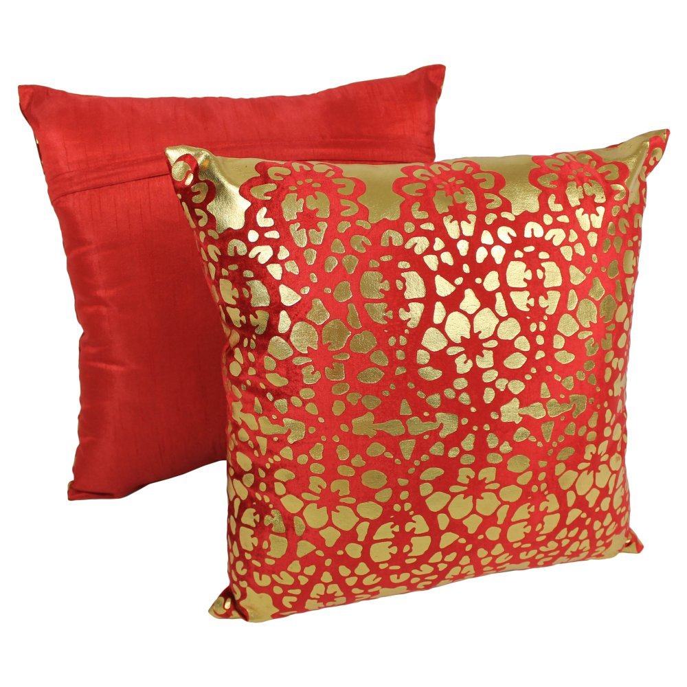 Blazing Needles 20-inch Paisley Scaled Velvet Throw Pillow (Set of 2) - Crimson Velvet/ Gold Foil Applique