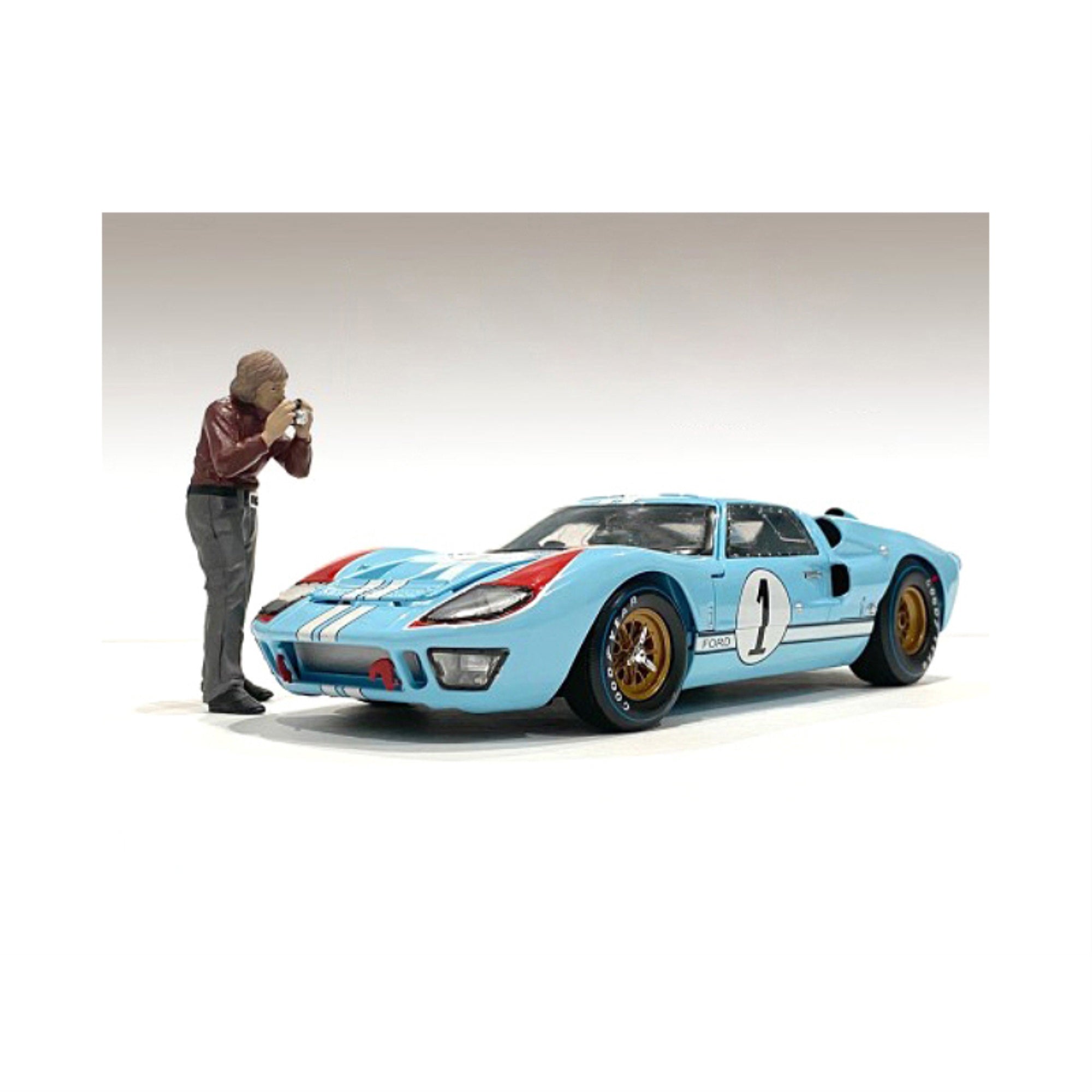 Race Day 1' Figurine Ii For 1/18 Scale Models By American Diorama
