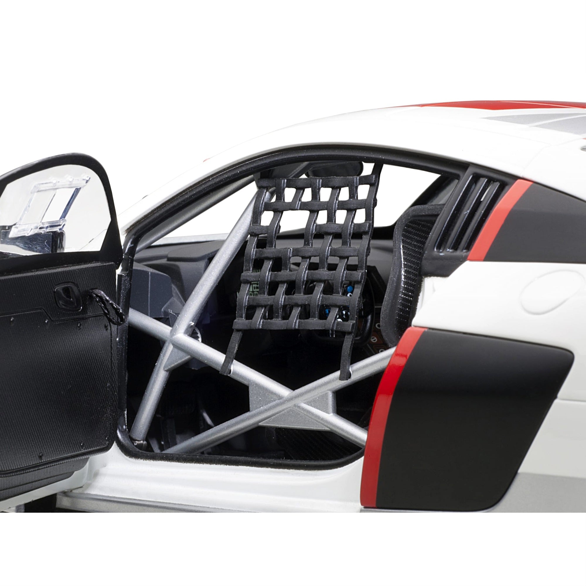 Audi R8 Fia Gt Gt3 #1 2016 Geneva Presentation Car 1/18 Model Car By Autoart