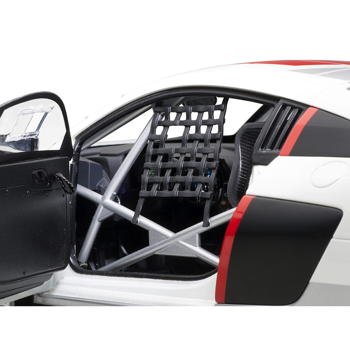 Audi R8 Fia Gt Gt3 #1 2016 Geneva Presentation Car 1/18 Model Car By Autoart