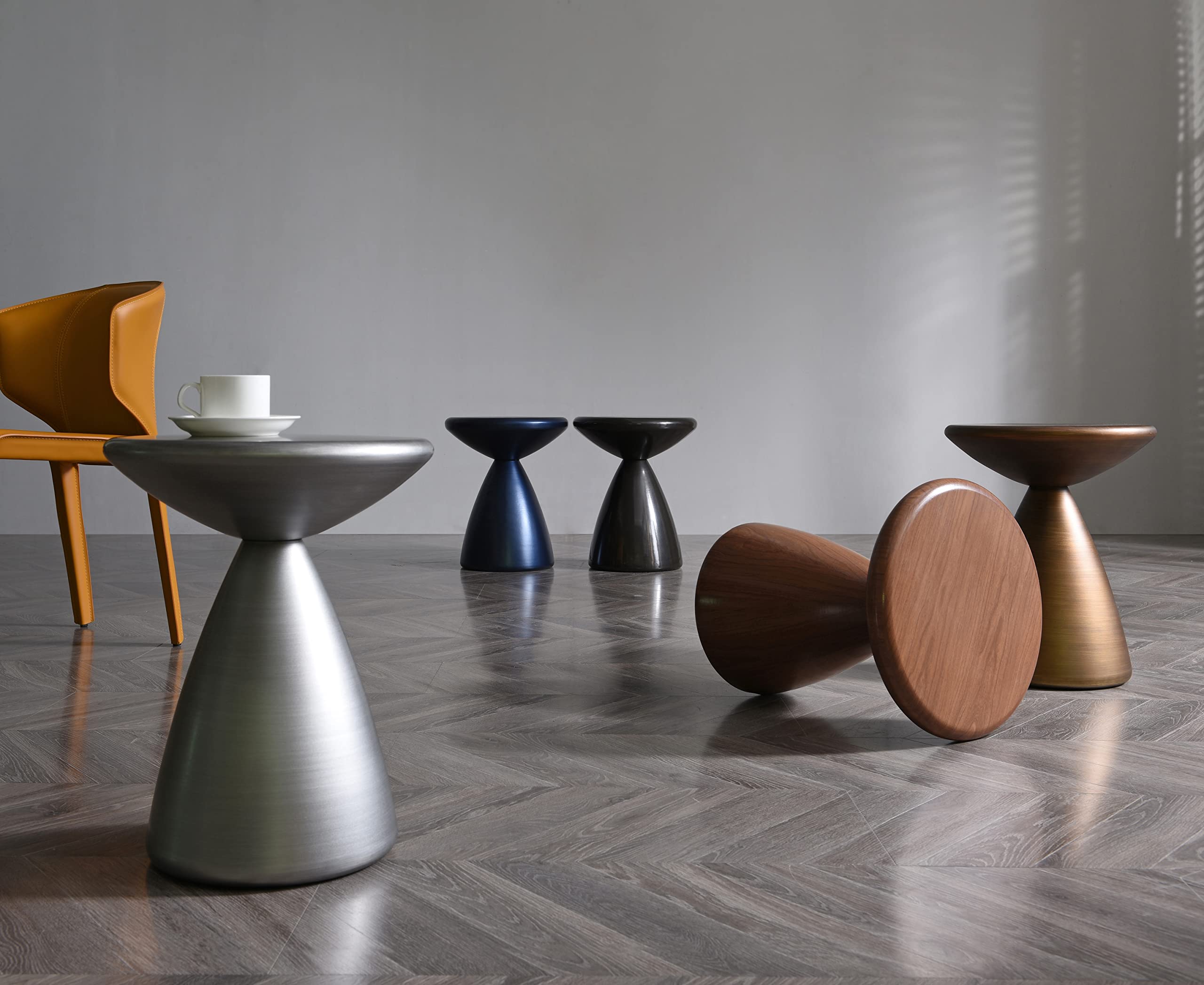 Ayla Side Table, Walnut Veneet Structure