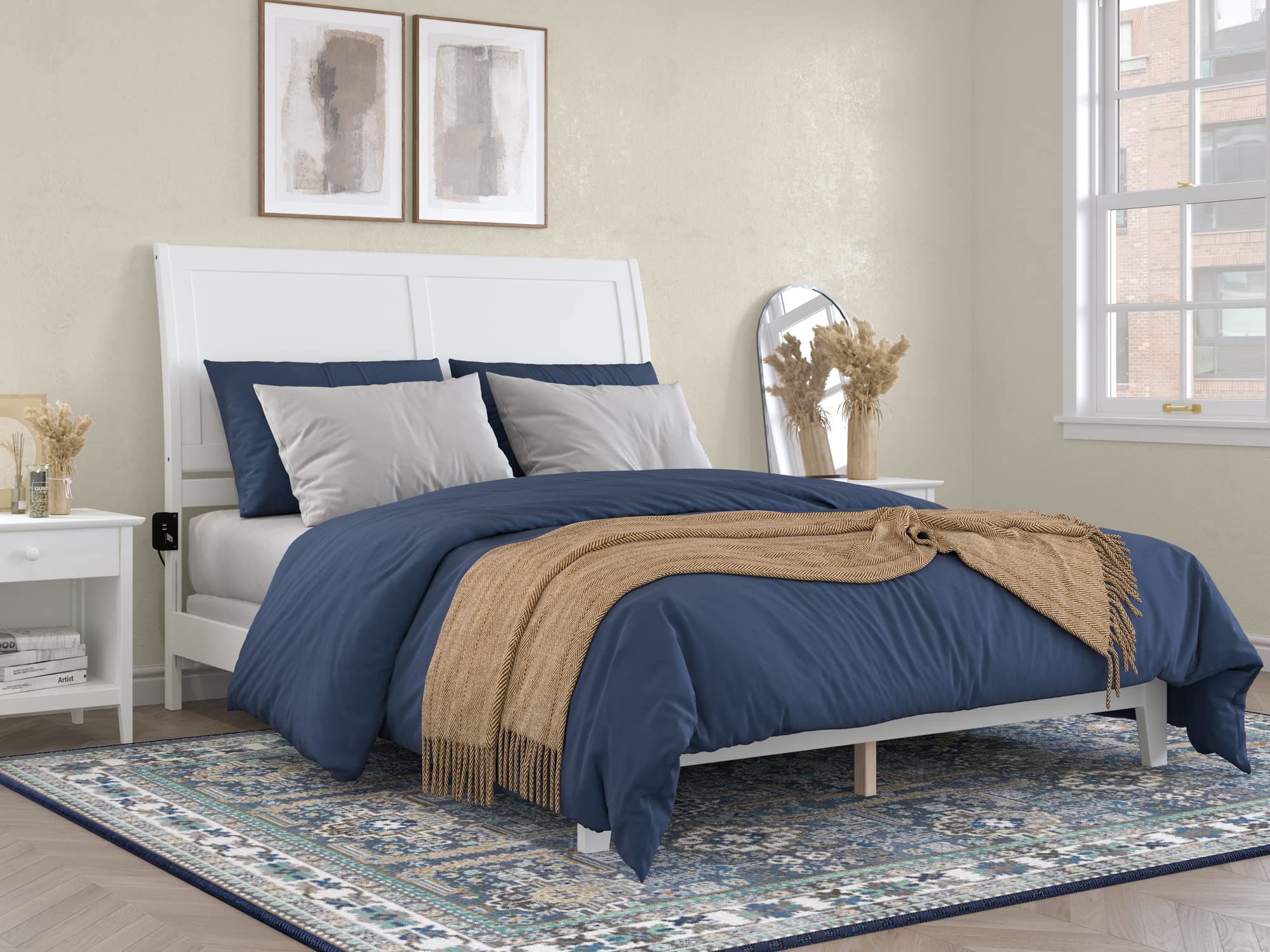 Portland Queen Traditional Bed in White