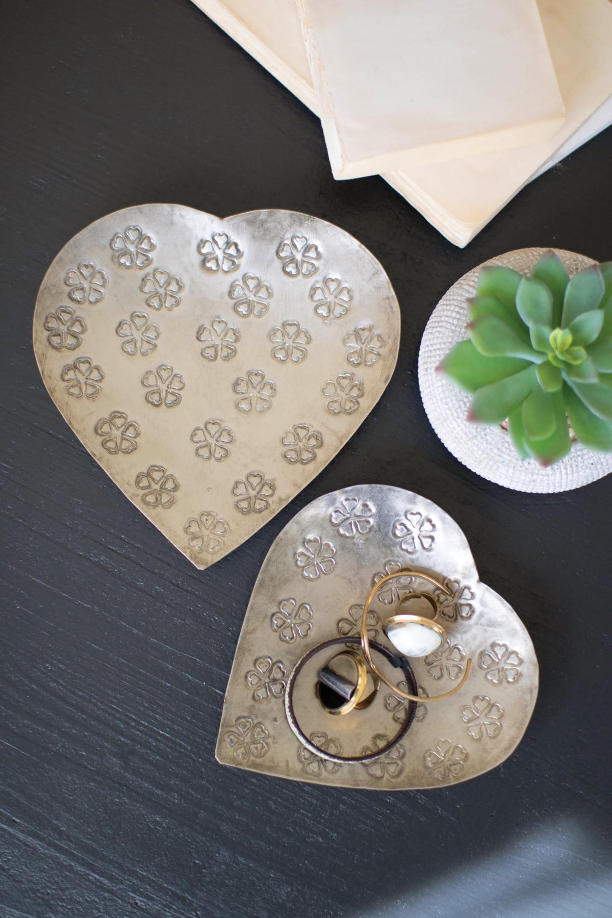 Kalalou Set Of Two Metal Heart Bowls