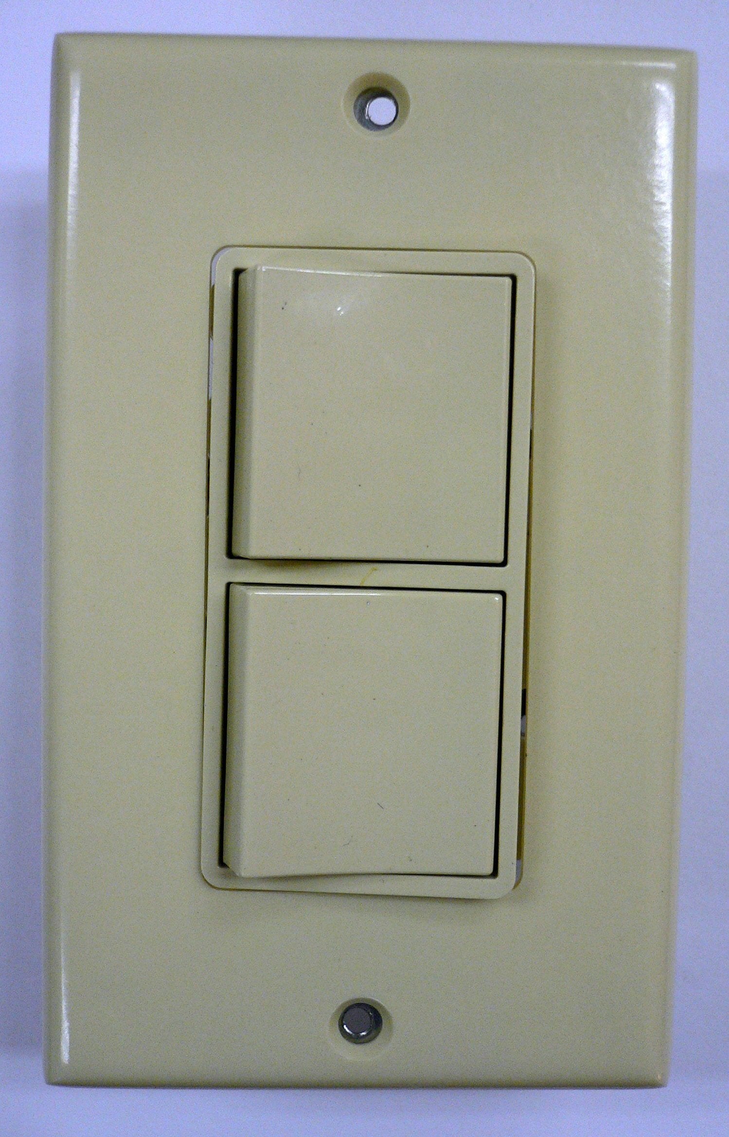 Decora L01-05679-001 Leviton Rocker Switch, 120277 Vac, 15 A, 1 P