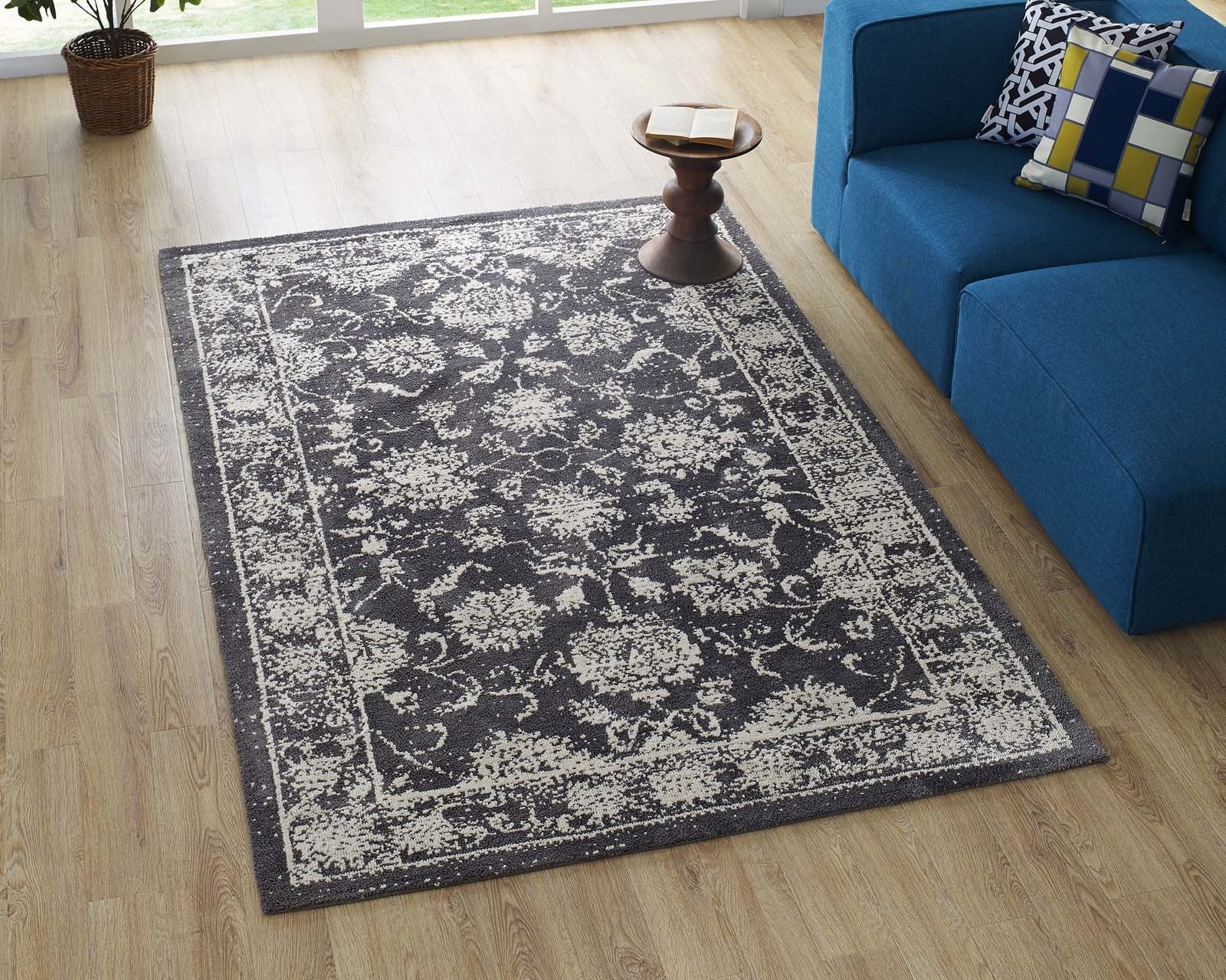 Kazia Distressed Floral Lattice 5x8 Area Rug - Dark Gray and Ivory