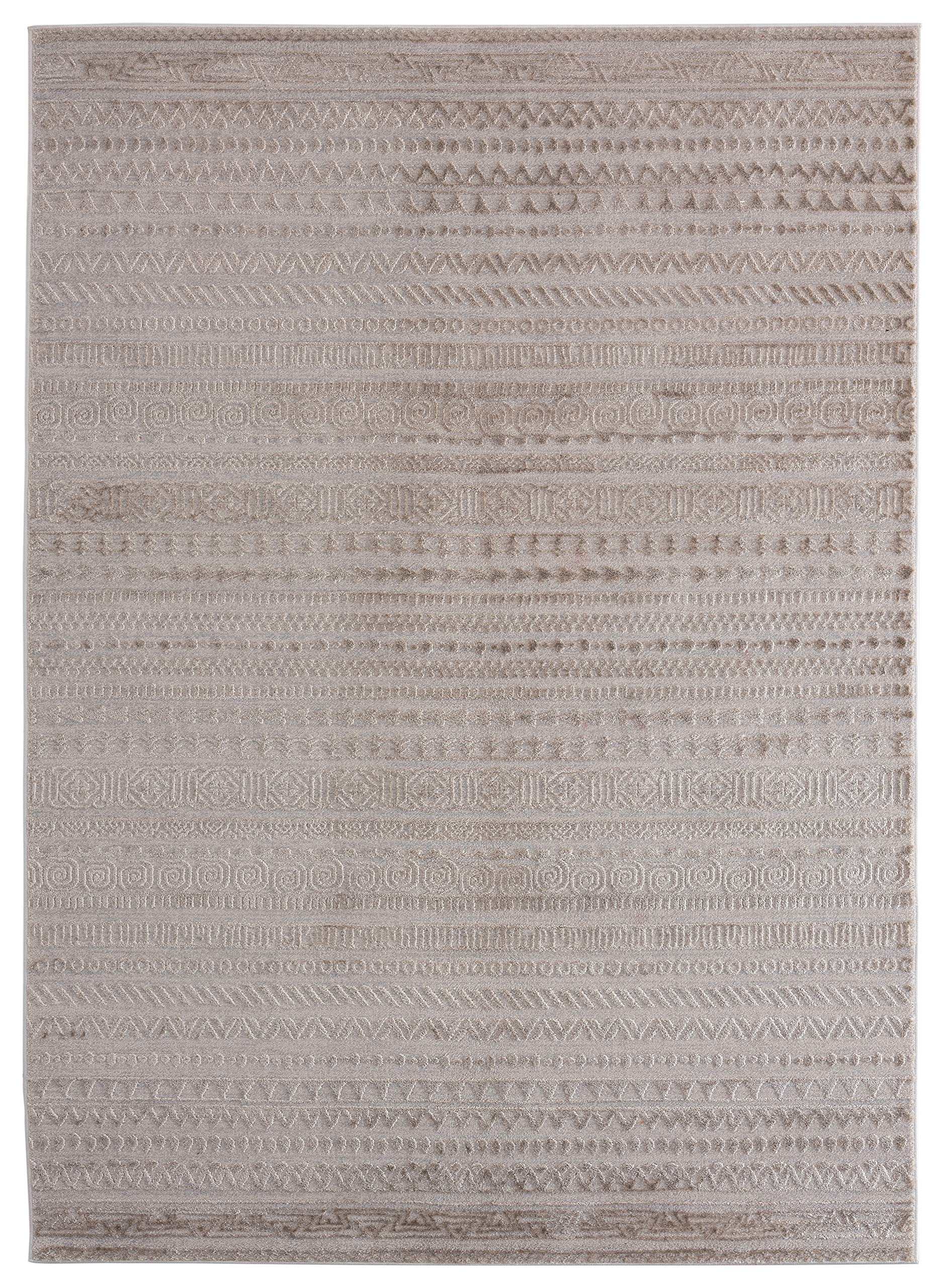 United Weavers Cascades Yamsay Wheat Area Rug 53 x 72”