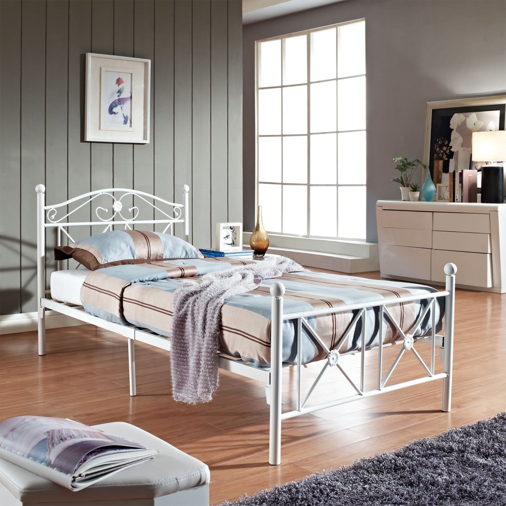 Casafoyer Cottage Modern Farmhouse Metal Twin Platform Bed In White