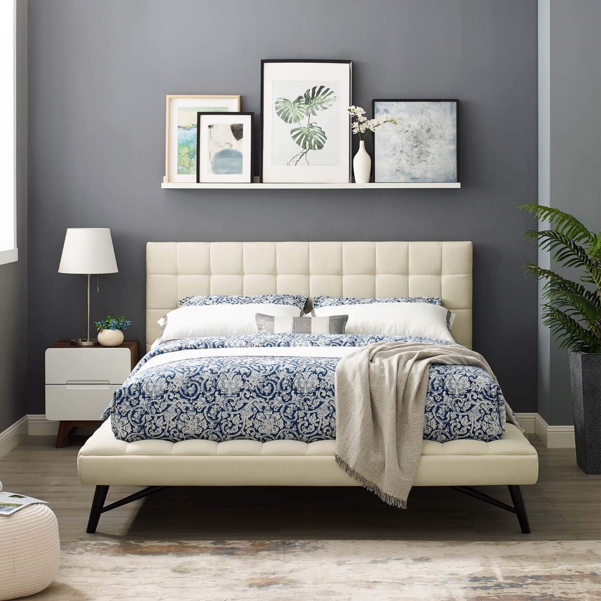Casafoyer Julia Tufted Fabric Upholstered Queen Platform Bed In Ivory