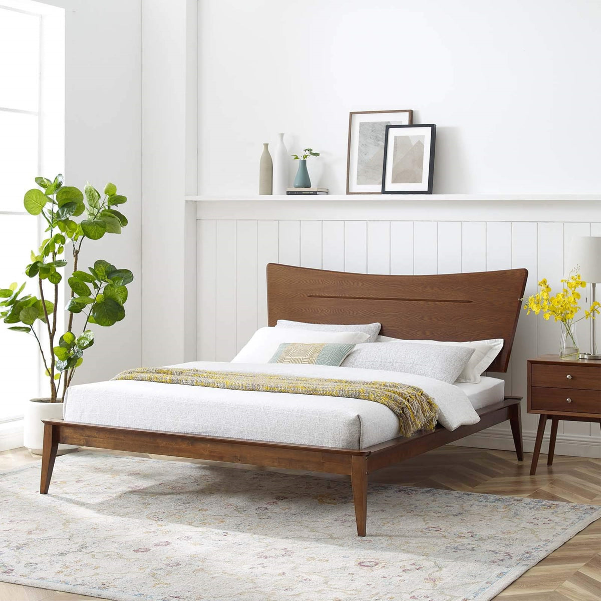 Casafoyer Astra Queen Wood Platform Bed In Walnut