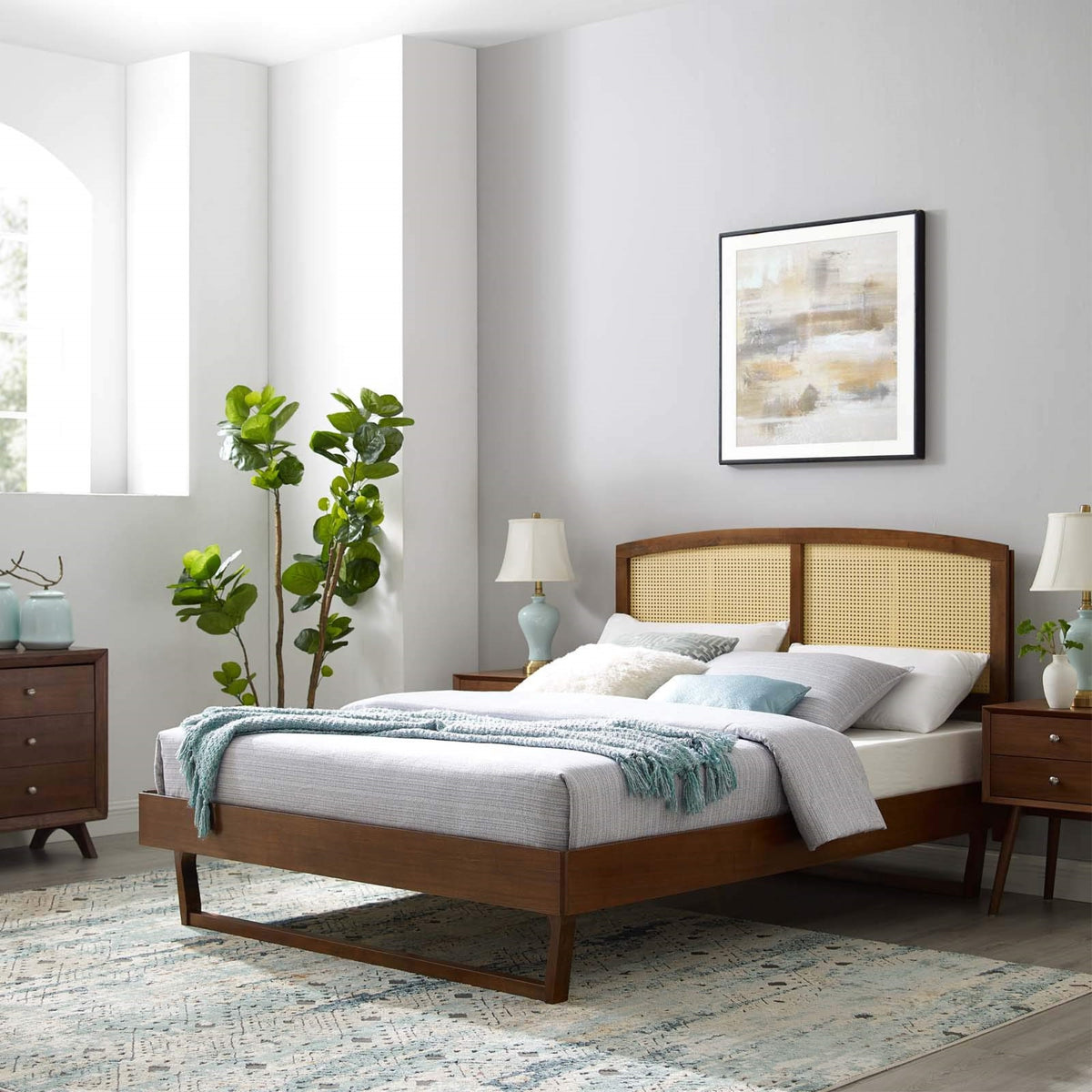 Casafoyer Sierra Cane And Wood King Platform Bed With Angular Legs In Walnut