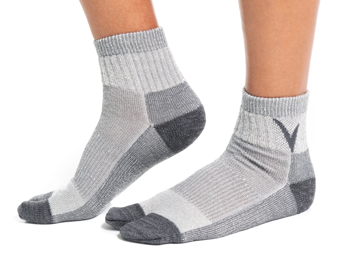 V-Toe Wool  Light Grey Casual Or Hiking Flip-Flop Tabi Big Toe Chaco Socks